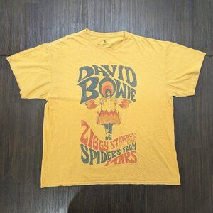 Junk Food Clothing | David Bowie Shirt Ziggy Stardust & Spiders | Yellow T-Shirt